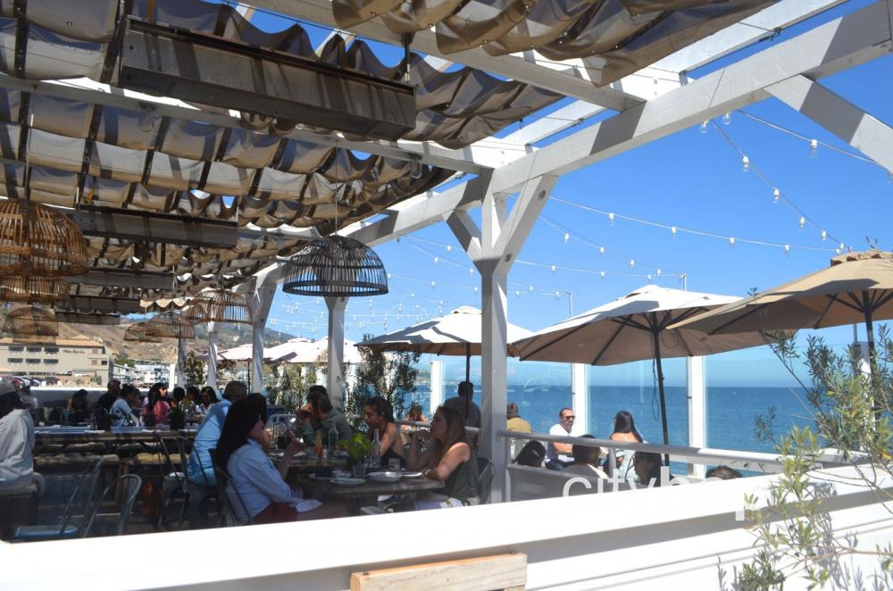 Eat at Malibu Pier