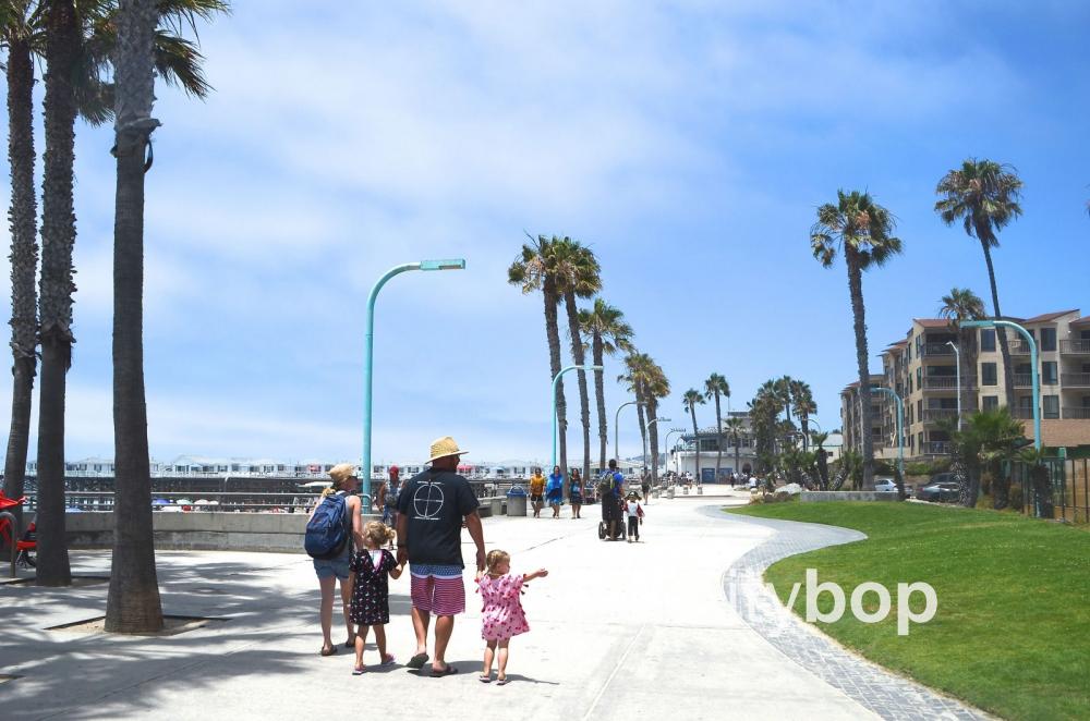 VISITOR GUIDE to Pacific Beach San Diego