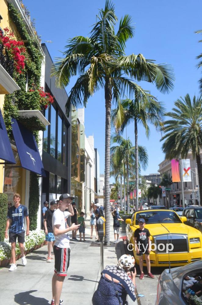 Walking Beverly Hills, Rodeo Drive, Luxury Shopping Street, Los