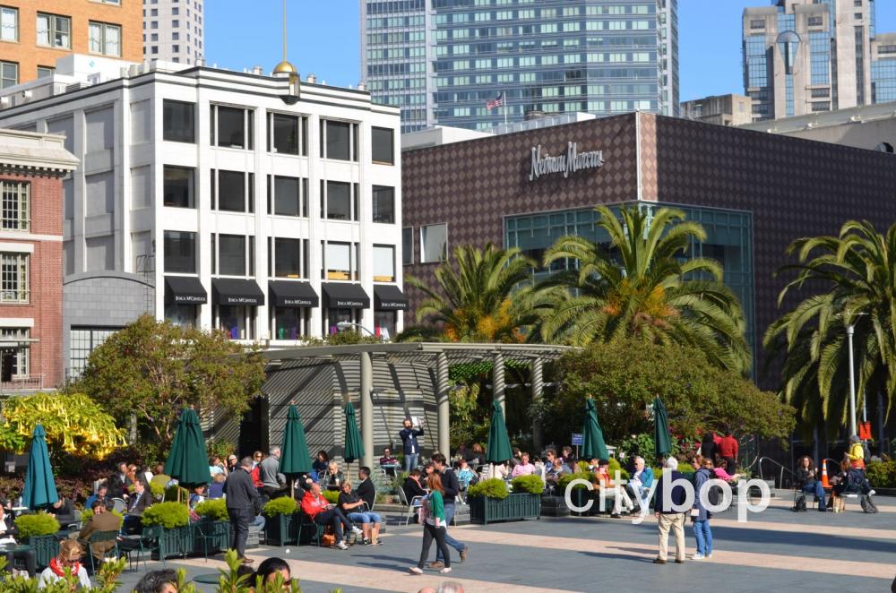 Union Square - San Francisco - Love to Eat and Travel