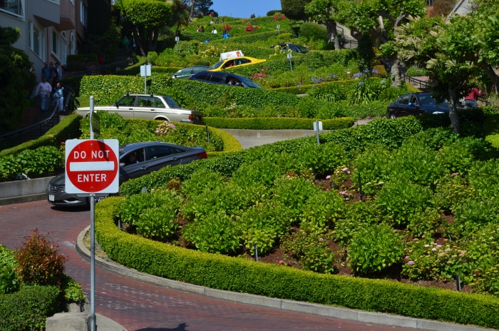 10 BEST Attractions at Lombard Street